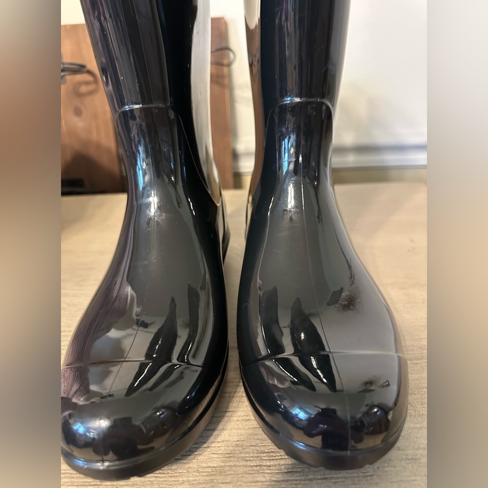 UGG Black Tall Rain boots with warm sheepskin and lambswool on footbed W-8 - Picture 9 of 14